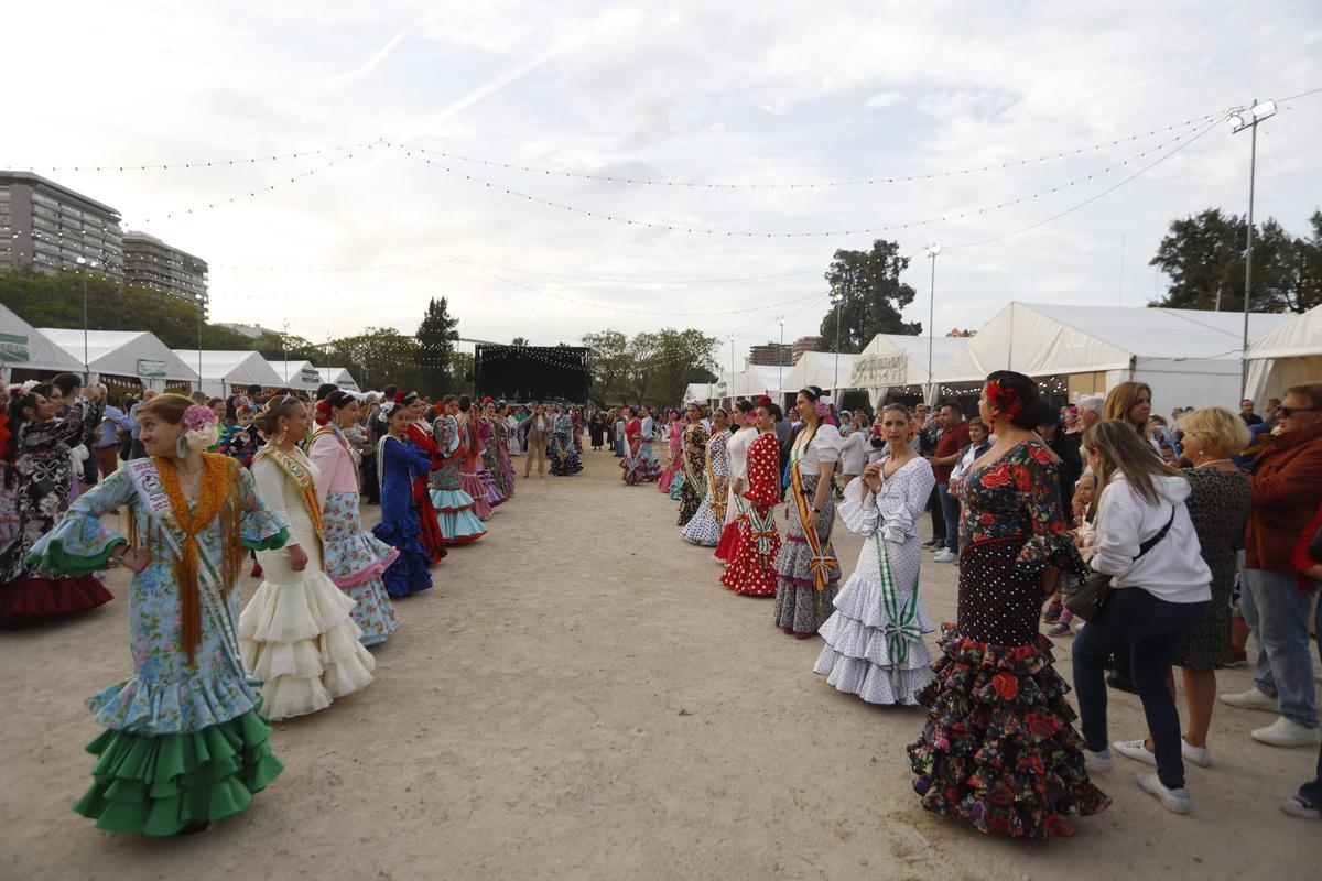 La Feria Andaluza llena de luz y color el Jardín del Turia en València