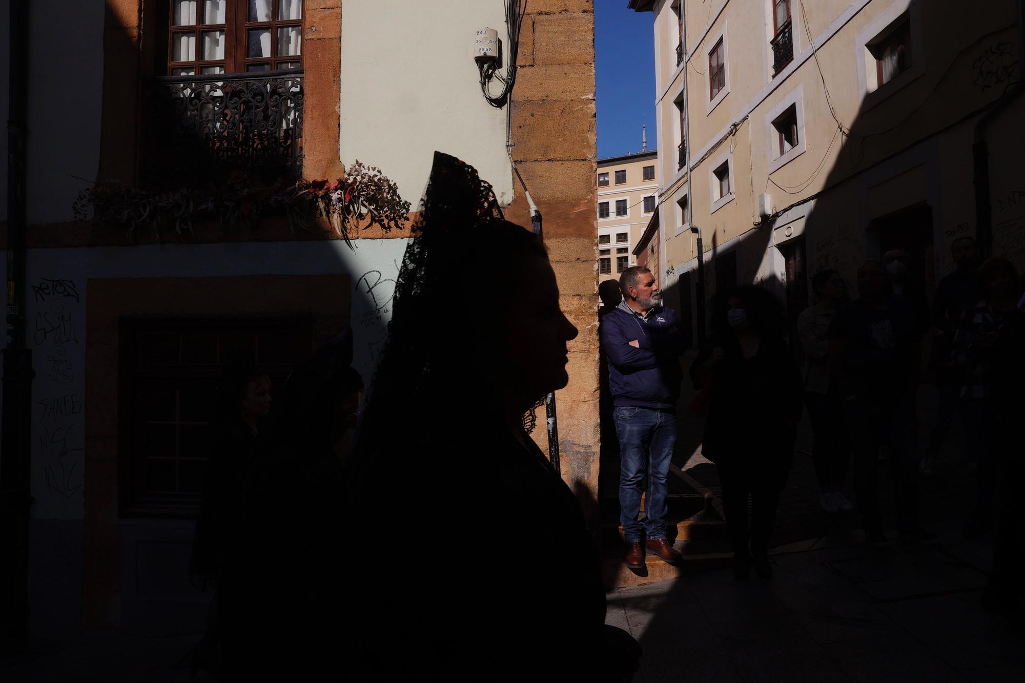 EN IMÁGENES: Así fue la procesión de la Soledad en la Semana Santa de Oviedo