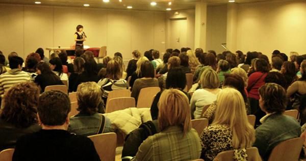 Récord de asistentes a una reunión “Tuppersex” organizada por La Maleta Roja