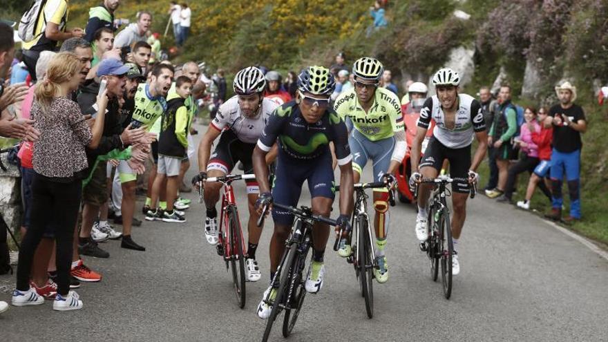 La Vuelta &#039;corona&#039; su paso por Asturias con final de etapa en Los Lagos