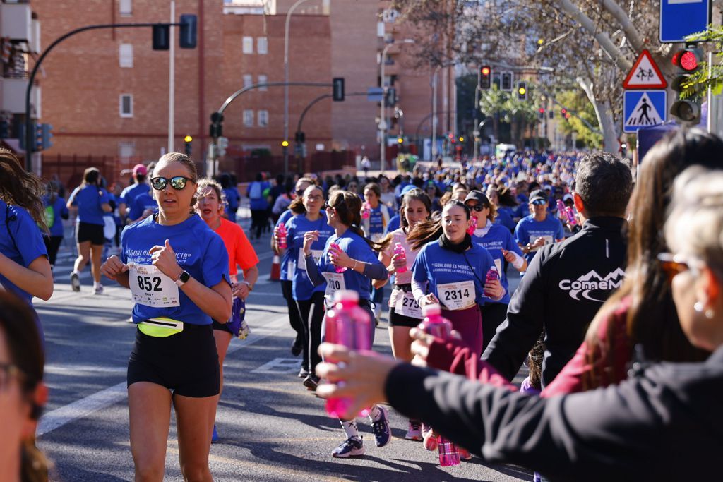 Imágenes del recorrido de la Carrera de la Mujer: avenida Pío Baroja y puente del Reina Sofía (I)