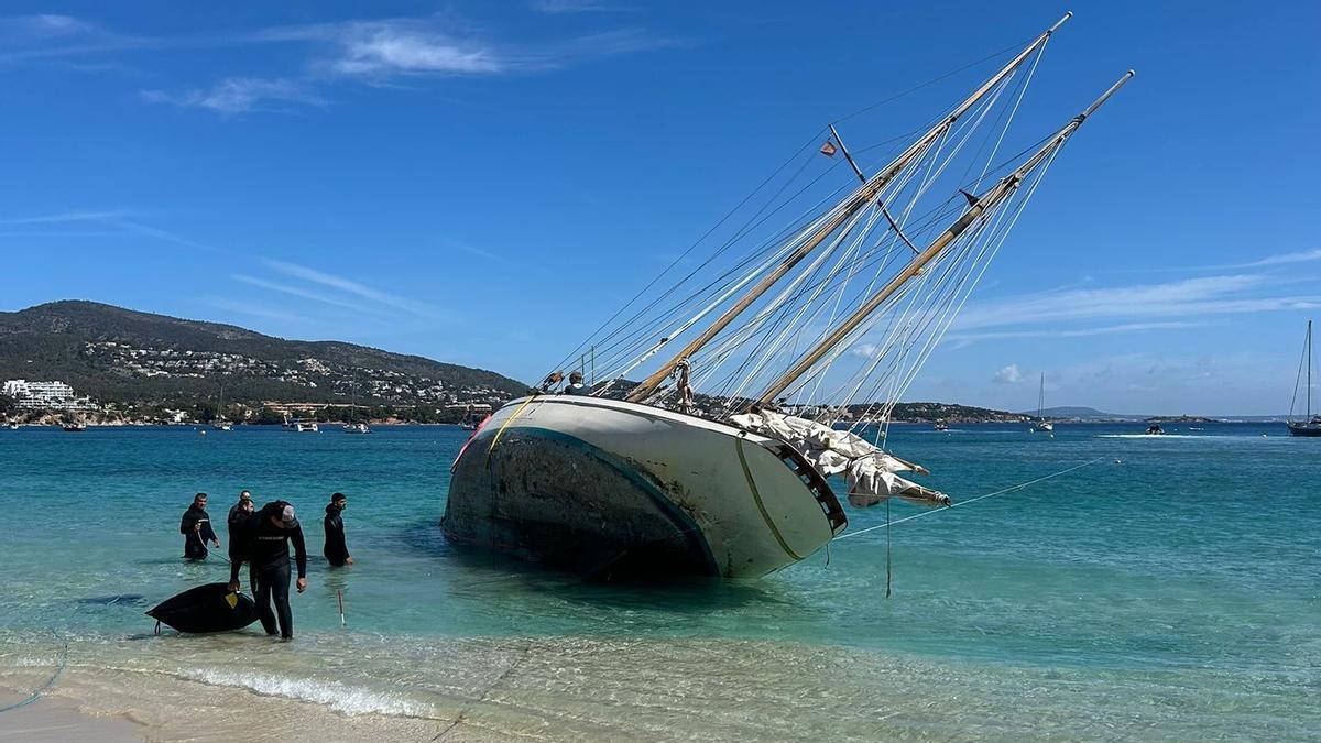 Bergung der historischen Segelyacht Owl vor Palmanova