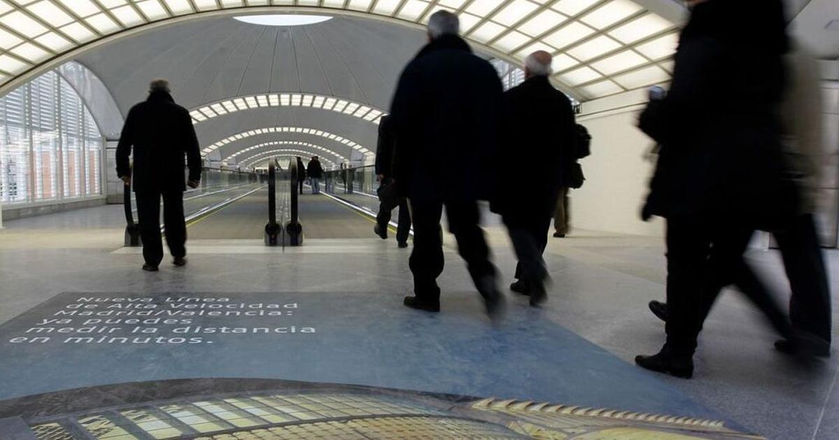 Vestíbulo de acceso a la estación de Atocha de las líneas procedentes de València y Alicante. 