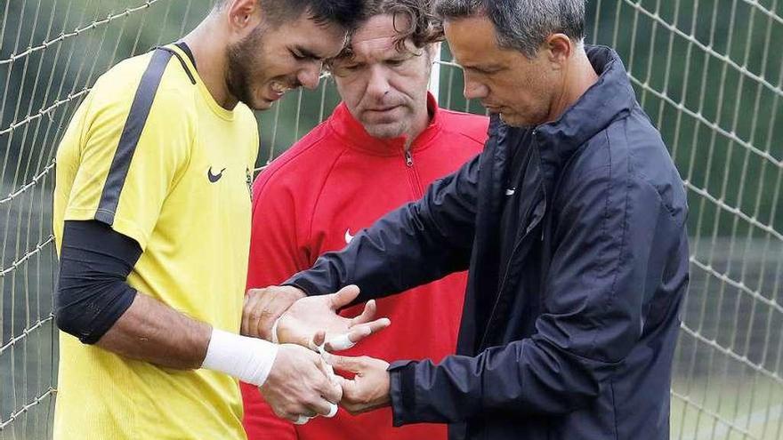 Mariño se queda solo en la portería para iniciar la Liga