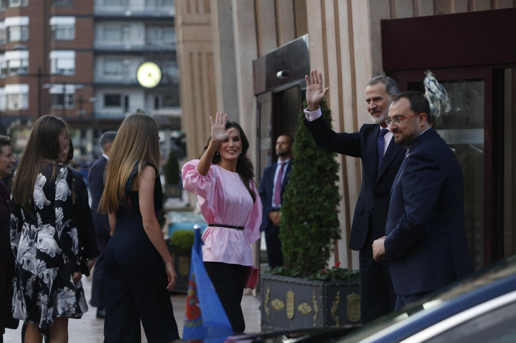 EN IMÁGENES: La Familia Real asiste en Oviedo al concierto de los premios "Princesa de Asturias"