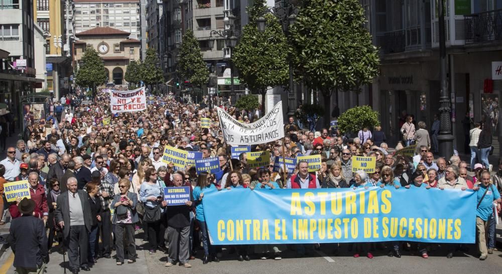 Miles de personas piden la eliminación del impuesto de sucesiones en Asturias