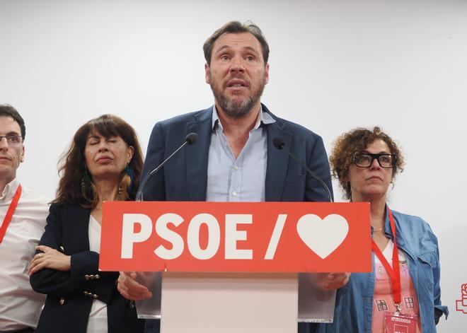 Óscar Puente reclama a Sánchez que no se rinda porque sería entregar su cabeza a la derecha