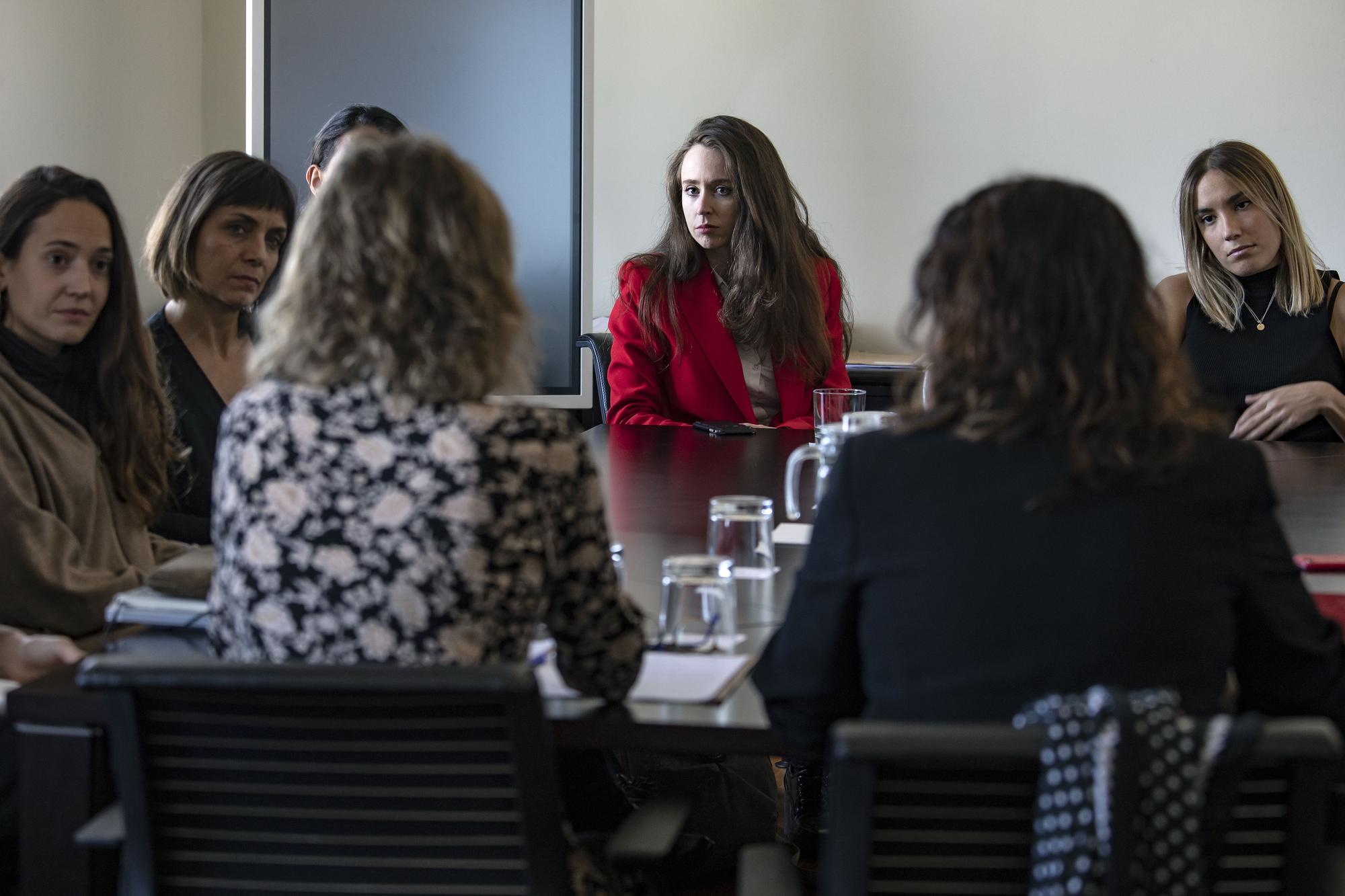 BARCELONA 06.11.2019 ECONOMIA, PRIMERA MISION ORGANIZADA DESDE LA GENERALITAT PARA MUJERES DIRECTIVAS D START UPS, A NUEVA YORK. EN LA IMAGEN ENCUENTRO DE LAS DIRECTIVAS CON LA CONSELLERA DE EMPRESA I CONEIXEMENT , ANGELS CHACON, EN EL DEPARTAMENTO DE EMPRESA. FOTO LAURA GUERRERO