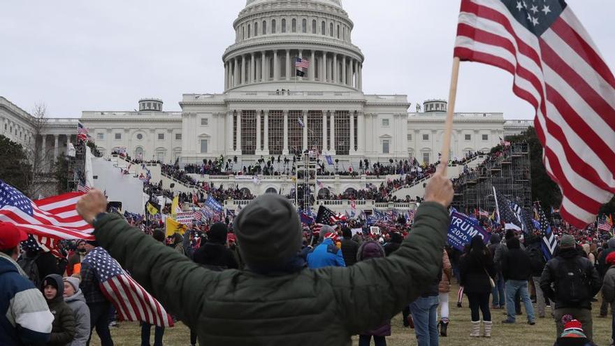 Seguidores de Trump durante el asalto al Capitolio.