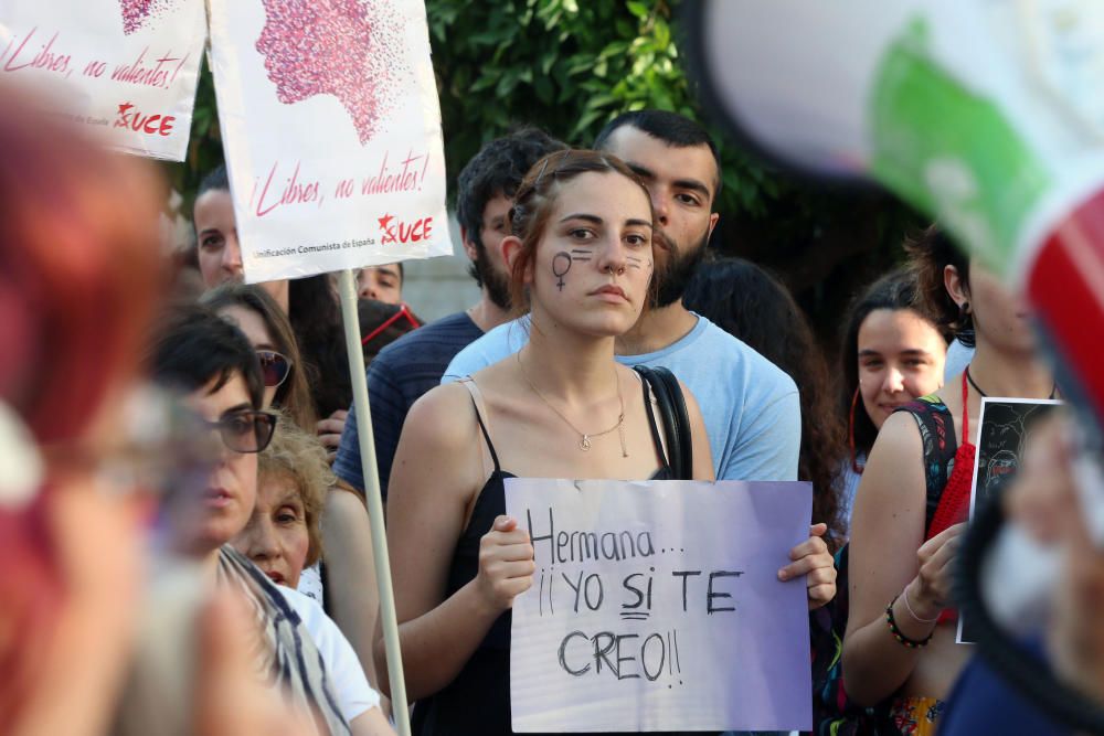 Málaga se echa a la calle contra la puesta en libertad de 'La Manada'