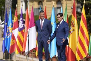 Illa demana seny als barons del PP i defensa el català a la Conferència de Presidents: «Entendre’n l’ús és entendre Espanya»