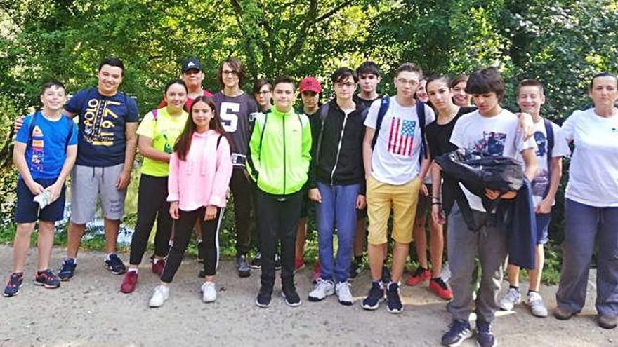 Participantes del campamento de verano de Coirós.