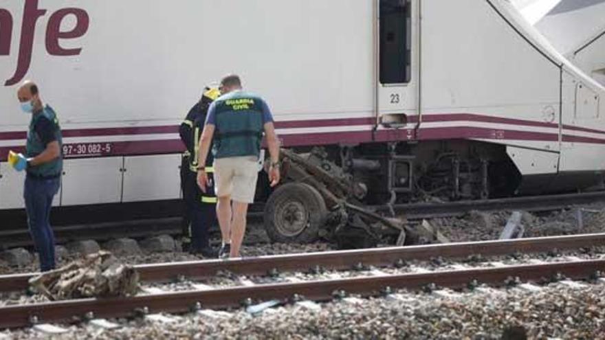 Un maquinista coruñés de 32 años y un hombre de 89, las víctimas mortales del accidente ferroviario