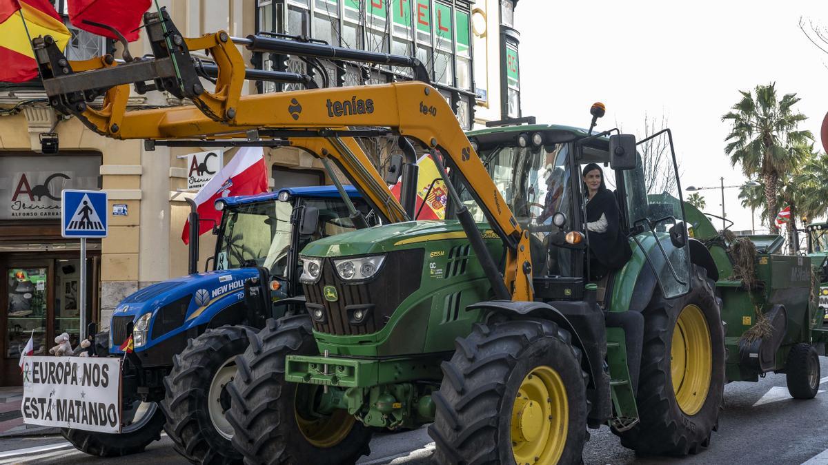 Tractorada convocada por las organizaciones agrarias en Cantabria.