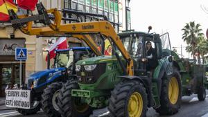 Tractorada convocada por las organizaciones agrarias en Cantabria