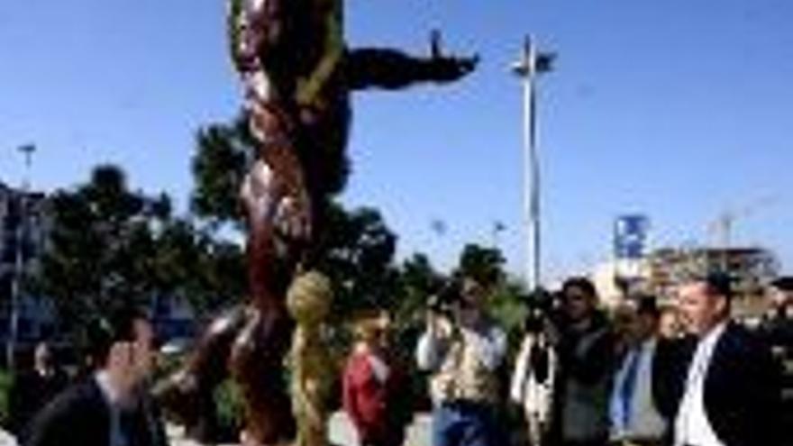 Primera estatua para el Paseo de Córdoba