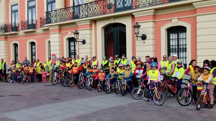 Reclaman un carril bici para conectar Puente Tocinos