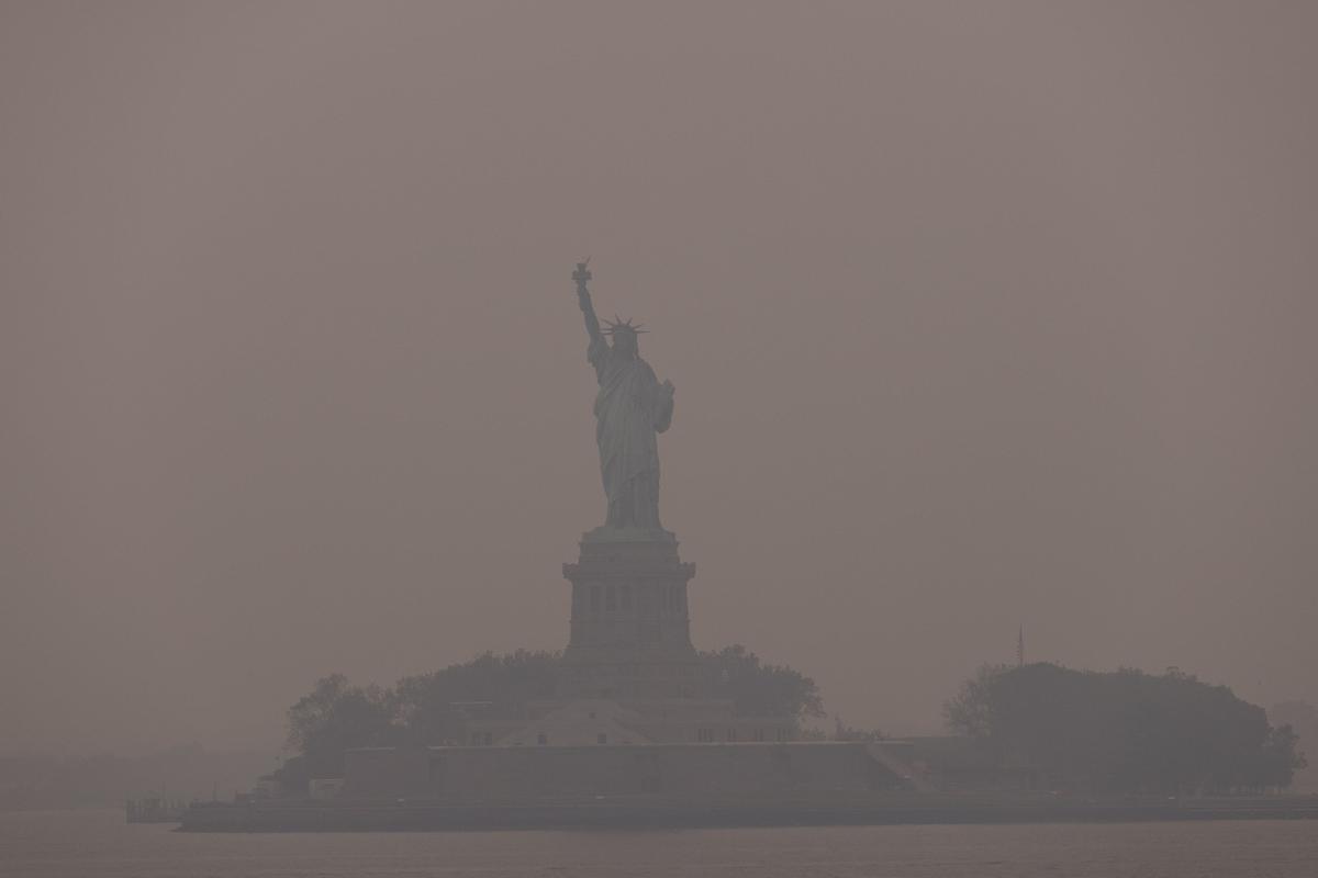 Nueva York cubierta por el humo