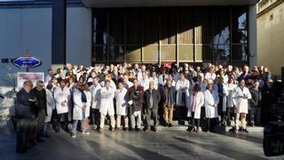 Los médicos de la sanidad privada califican de "histórica" la protesta por la "dignificación" de su profesión en Sevilla