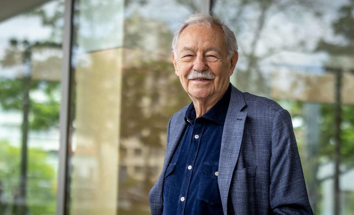 Eduardo Mendoza: "He dedicat la vida al que més m’agrada i m’ho premien"
