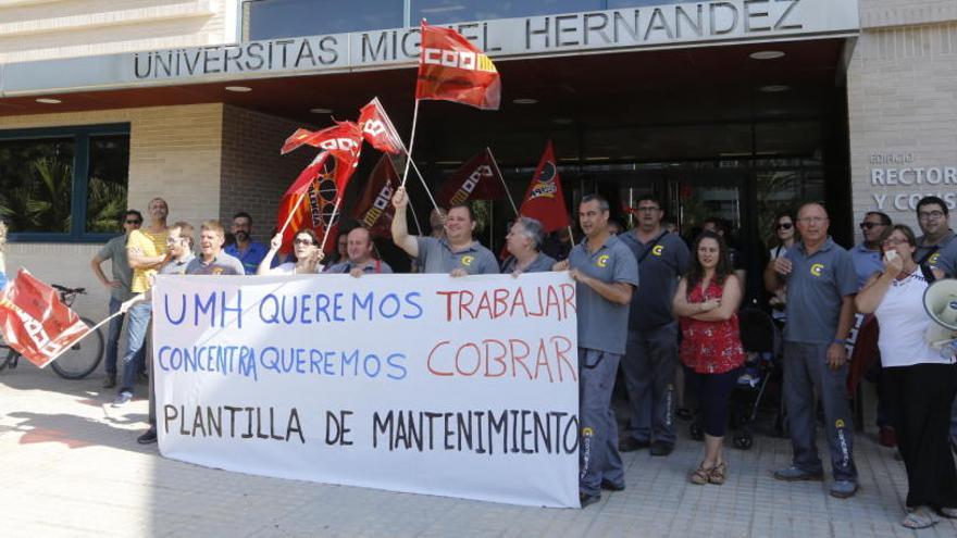 La protesta que se ha llevado a cabo esta mañana en la UMH.