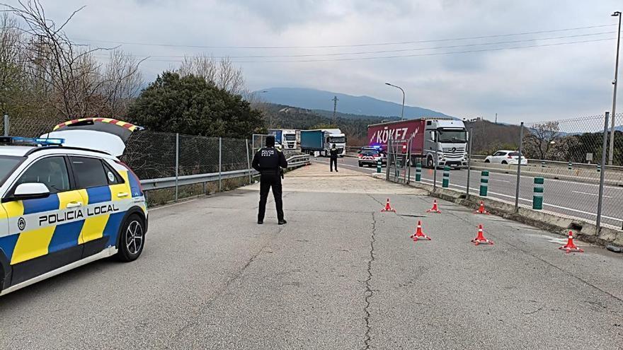 Un nou dispositiu policial a la Jonquera acaba amb 36 identificats amb 200 antecedents acumulats, un d’ells amb 74