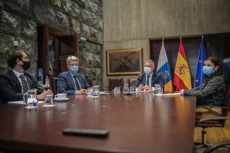 Ángel Víctor recibe a los representantes de la Federación de Cabildos