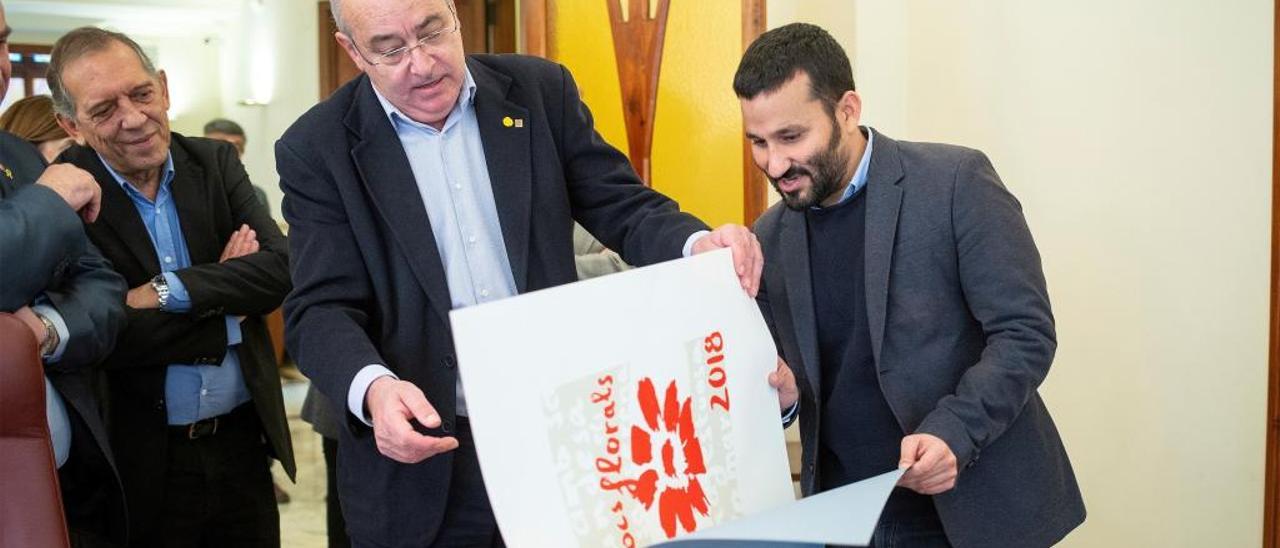 Josep Bargalló y Vicent Marzà en su visita a un colegio de Castellón.