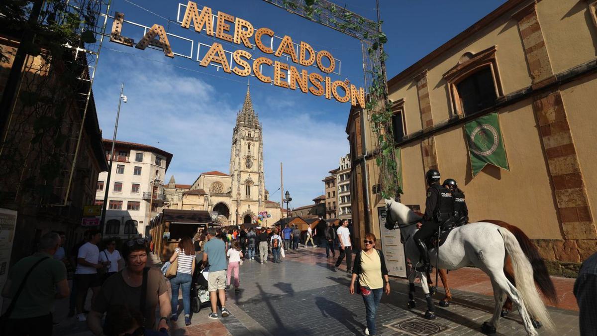 Ambiente en el Antiguo durante la Feria de la Ascensión del año pasado. | LUISMA MURIAS