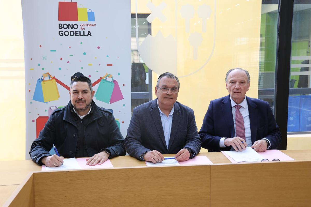 Godella ha firmado el nuevo convenio del Bono Comercio con la Cámara de Comercio de Valencia.