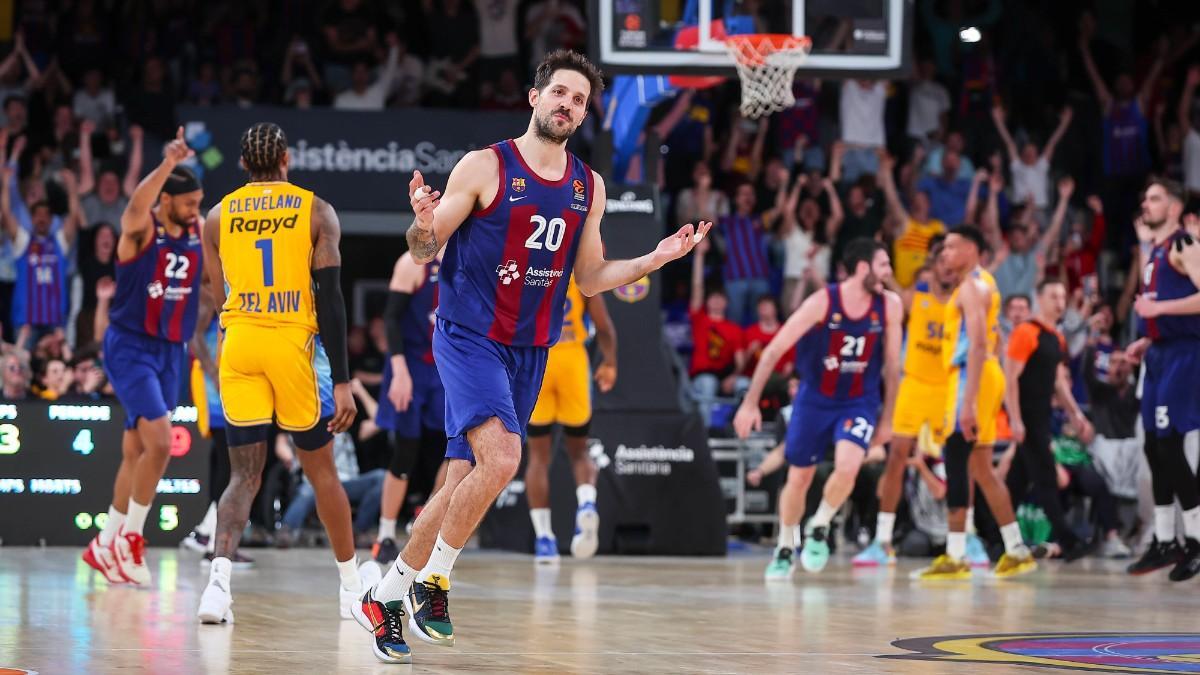 Nico Laprovittola, tras anotar el triple ganador ante Maccabi la pasada temporada