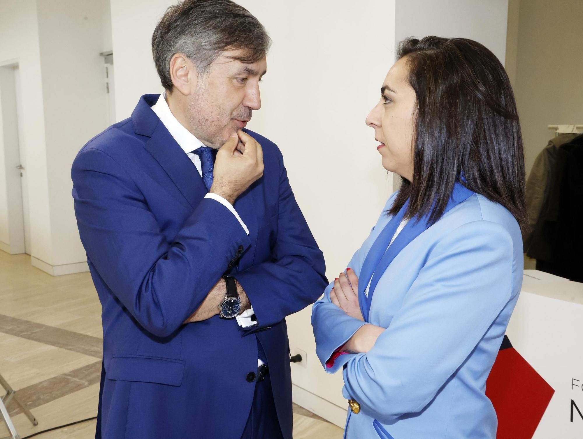 El poder político y empresarial se cita en Santiago
