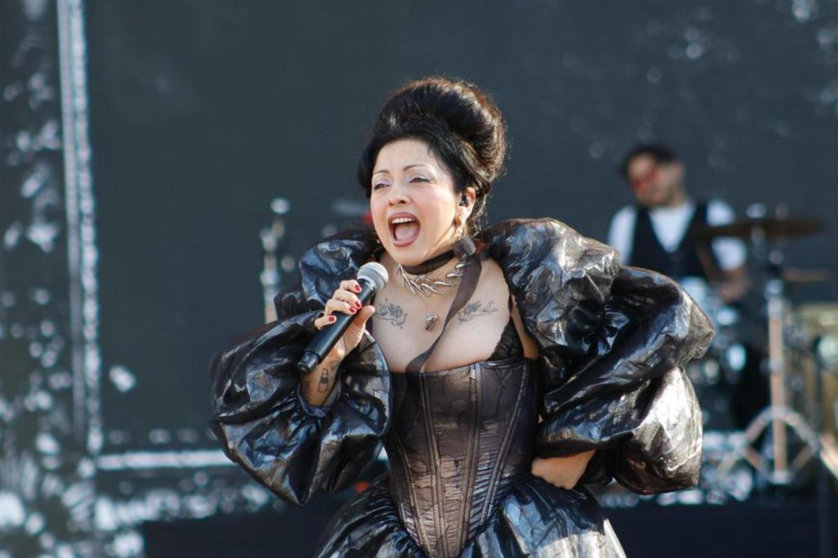 Filla de Cassandra en pleno show / JESÚS PRIETO