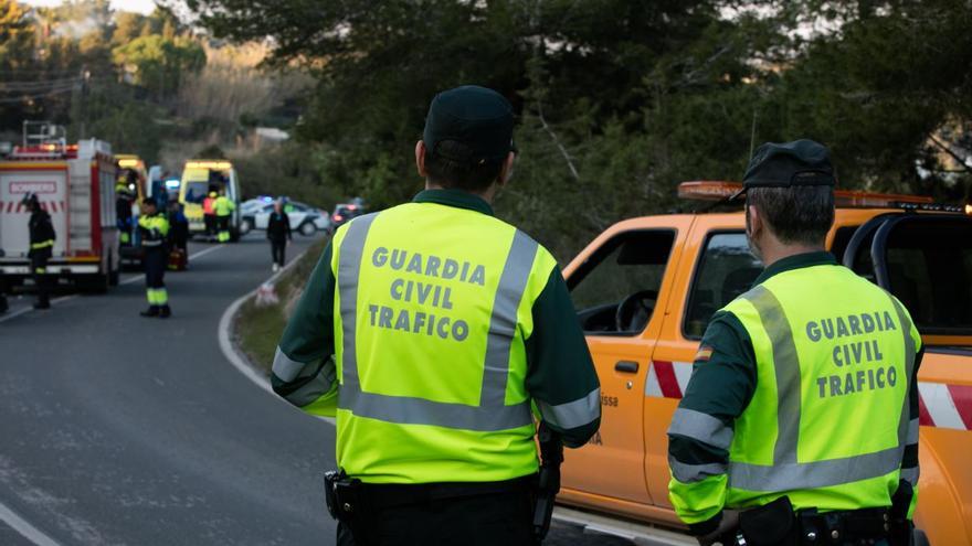 Tres heridos al colisionar dos turismos en la carretera del Port de Sant Miquel