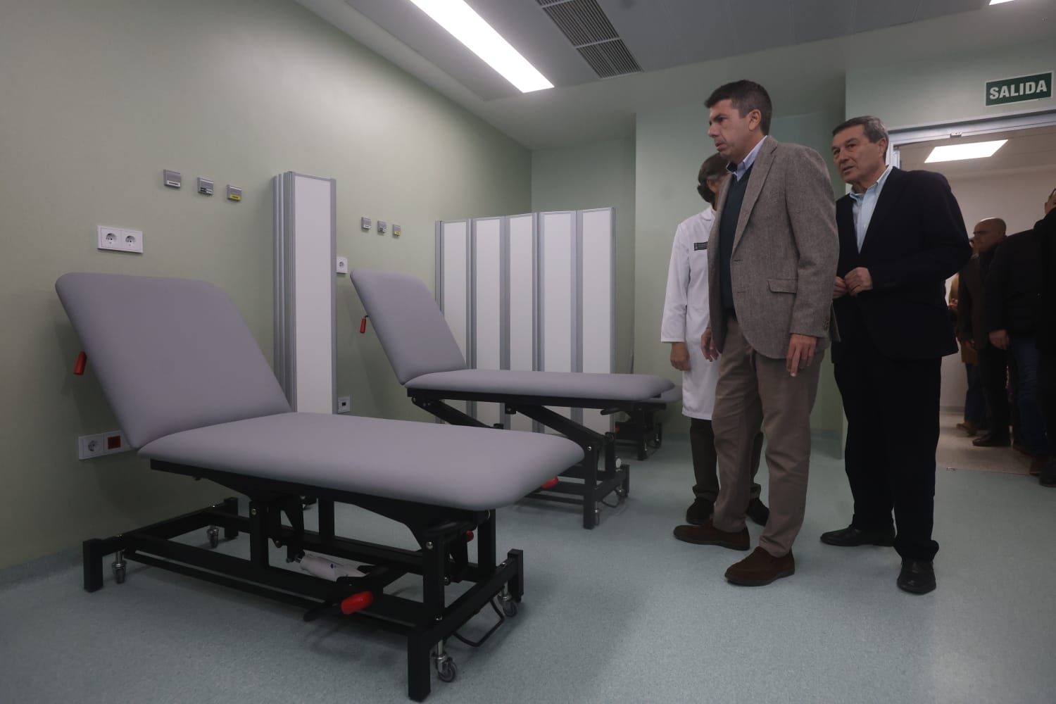 El nuevo centro de consultas externos del hospital Clínico comienza a funcionar.