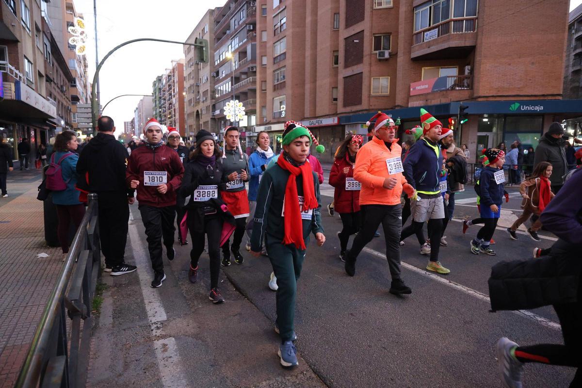 ¡Búscate en las imágenes de la San Silvestre de Cáceres!
