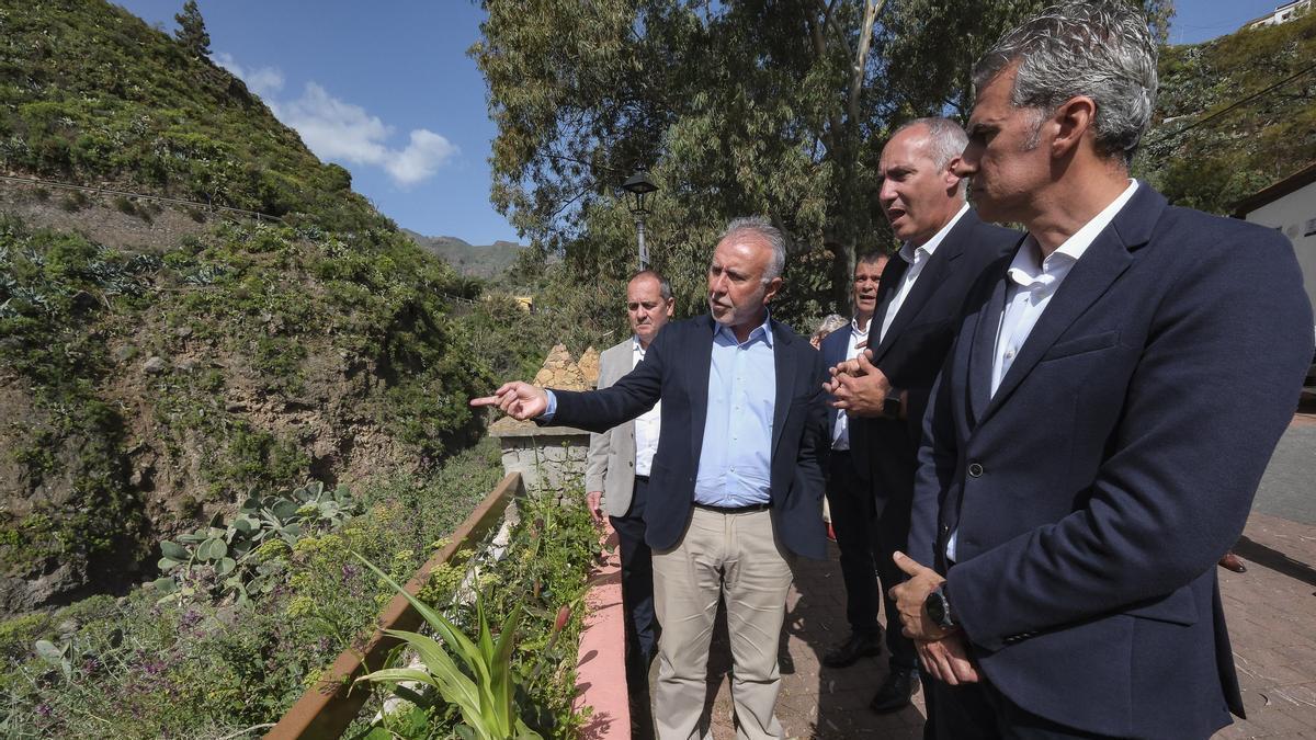 El ministro Ángel Víctor Torres visita el Cuartel de Colmenar, en Valsequillo (Gran Canaria)