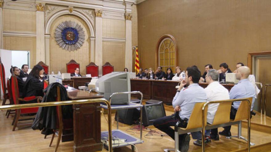 Imatge d&#039;arxiu de la celebració d&#039;una vista amb el sistema de Tribunal Jurat.