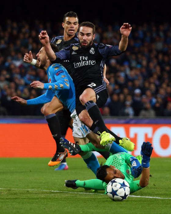 Imágenes del partido entre Nápoles y Real Madrid.