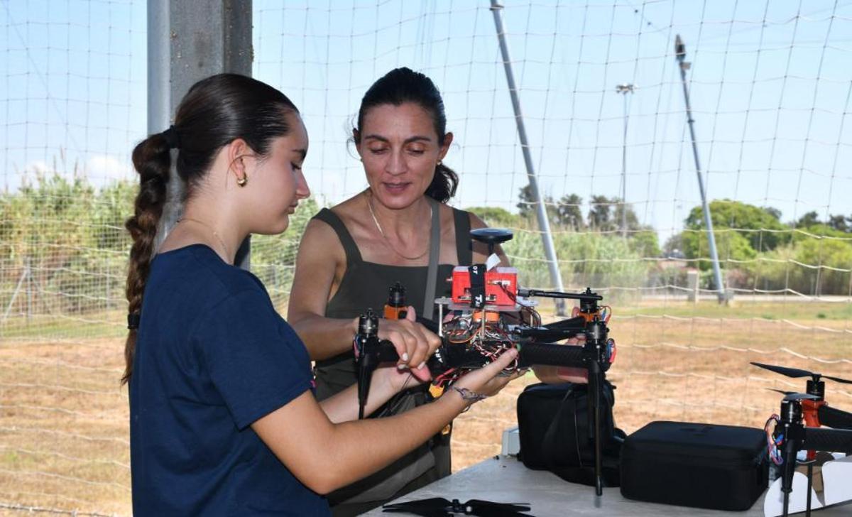 Una partipante en el campus de drones del 2025.