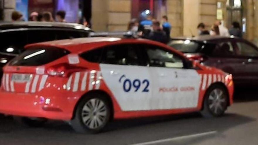 Arrestan a un vecino de Gijón por pegar a su hija, de 17 años