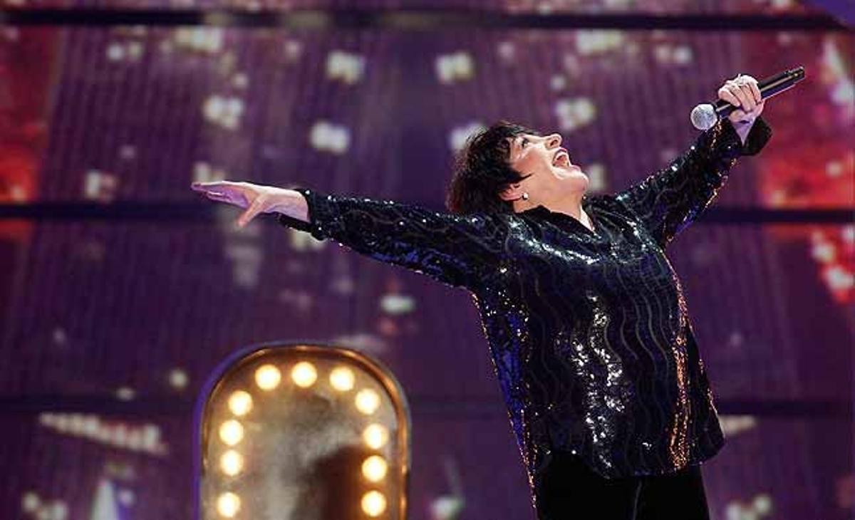 La cantant Liza Minelli actua durant els premis TV Land 2011 a Nova York.