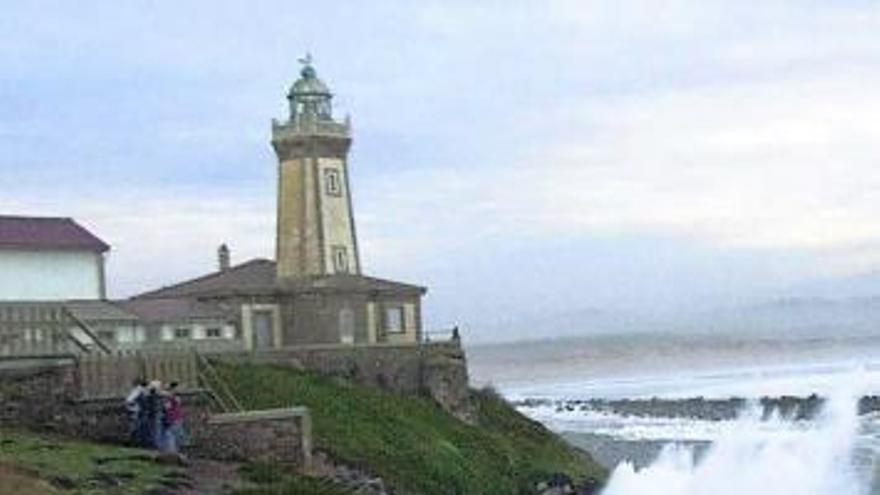 El faro de San Juan de Nieva.