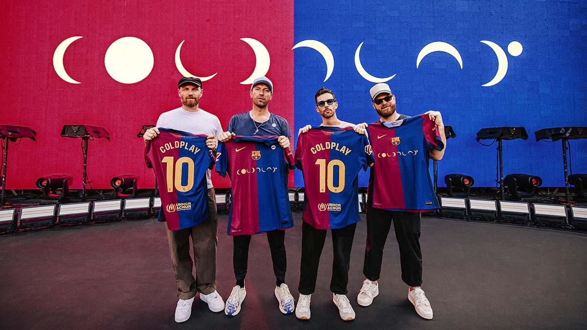 Ya están a la venta en la Barça Store las equipaciones de la colección Barça x Spotify con el logo de Coldplay
