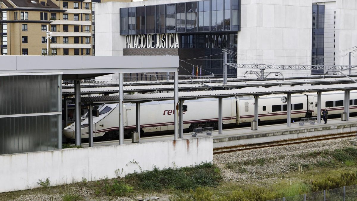 Un tren en la estación de Sanz Crespo.