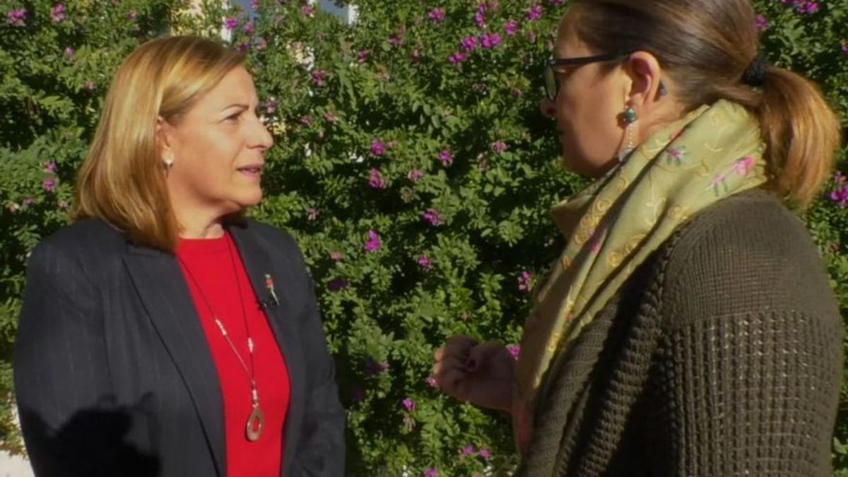 Susana Marqués atiende a Loles García en otra entrevista para Medi TV