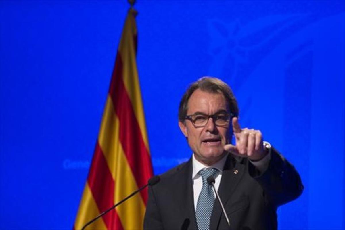 El president Mas, durant la seva compareixença al Palau, ahir. El president Mas, durant la seva compareixença al Palau, ahir.