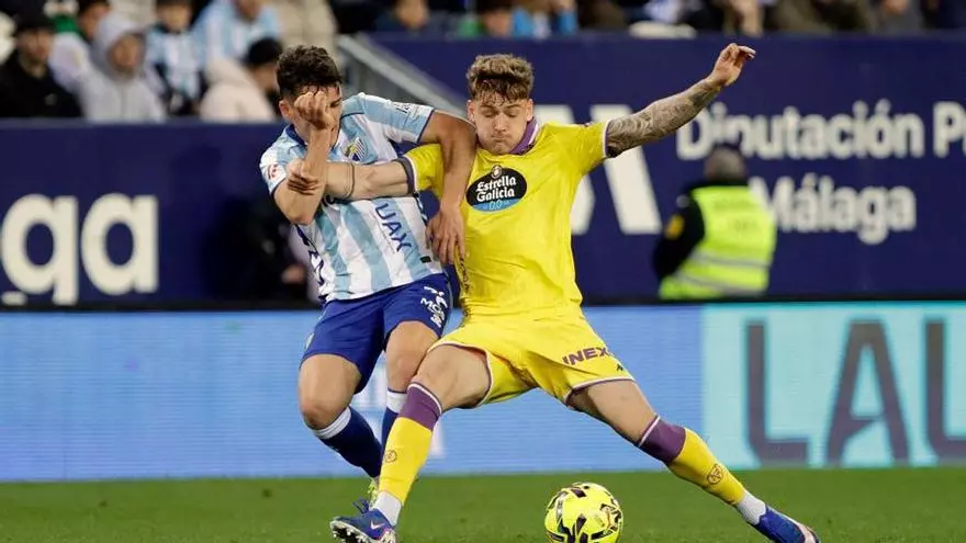 Resumen, goles y highlights del Málaga CF 3 - 3 Real Valladolid de la jornada 29 de LaLiga Hypermotion