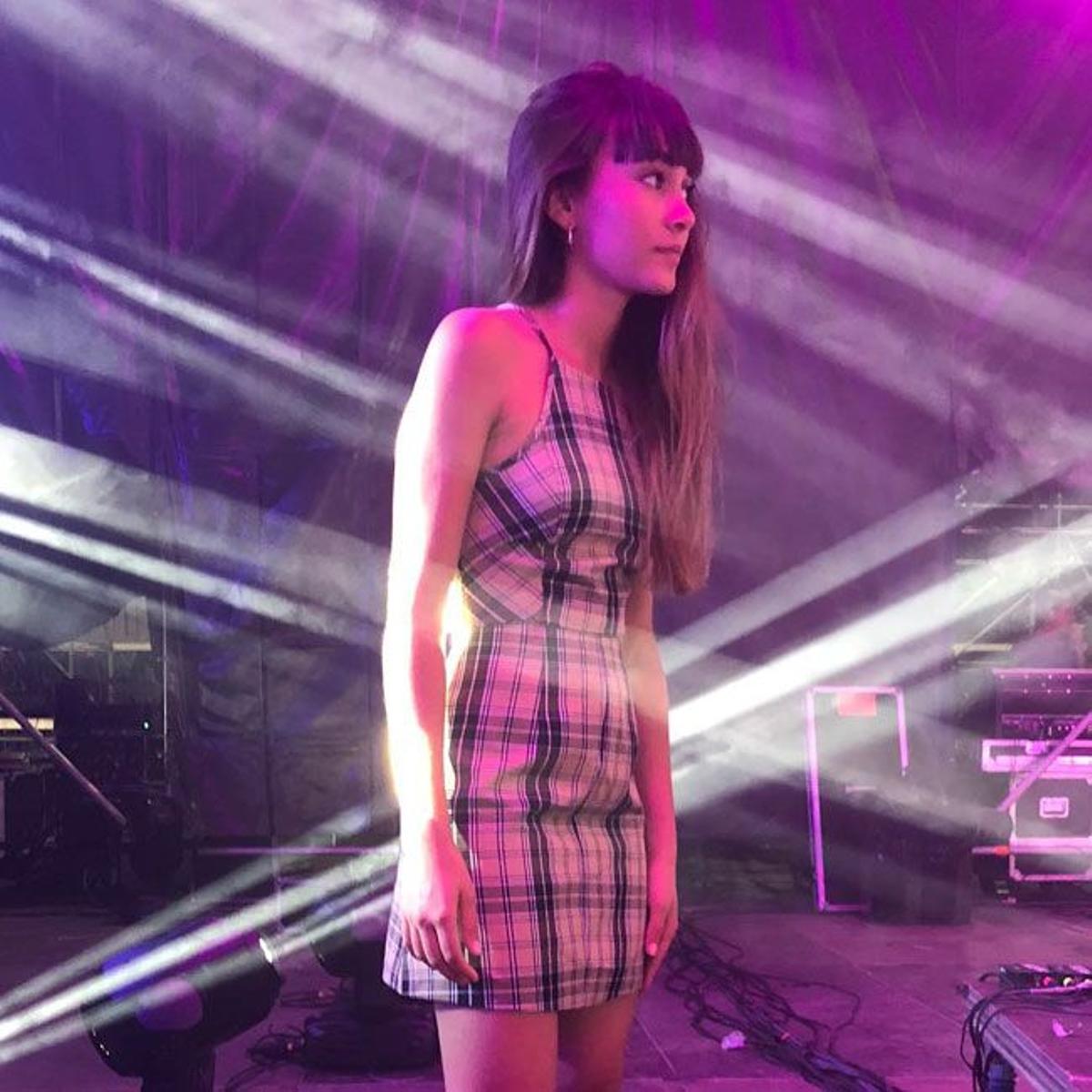 Aitana Ocaña en los ensayos del concierto de OT con look de Stradivarius