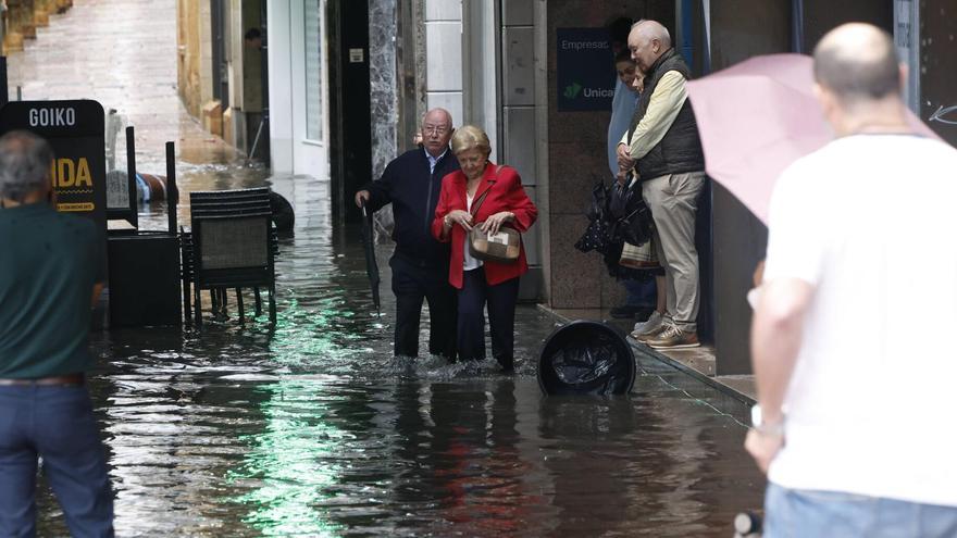 La explicación de la AEMET a la fuerte borrasca que inundó el centro de Asturias: el paso de una vaguada y la combinación explosiva de aire frío en altura y caliente en superficie con la humedad del mar